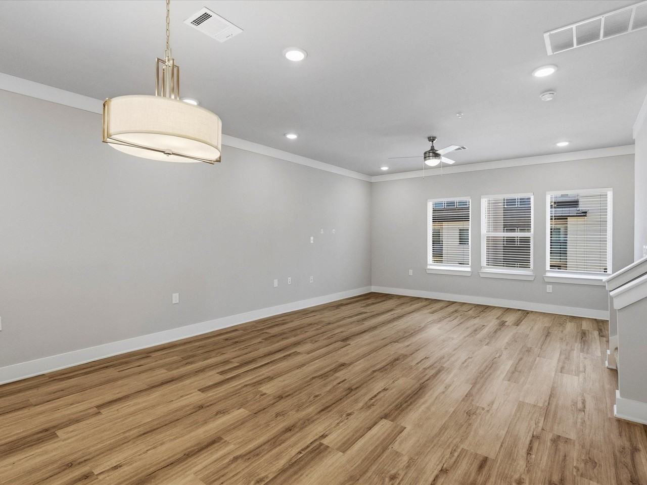3325 Norris St - Photo 6 of 29