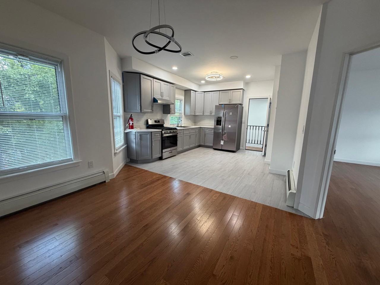 49 Mercer St - Photo 2 of 11