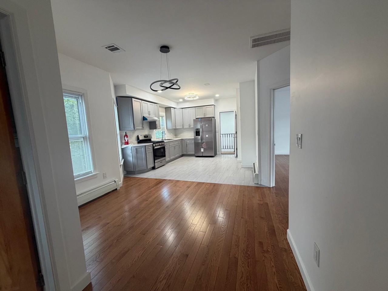 49 Mercer St - Photo 3 of 11
