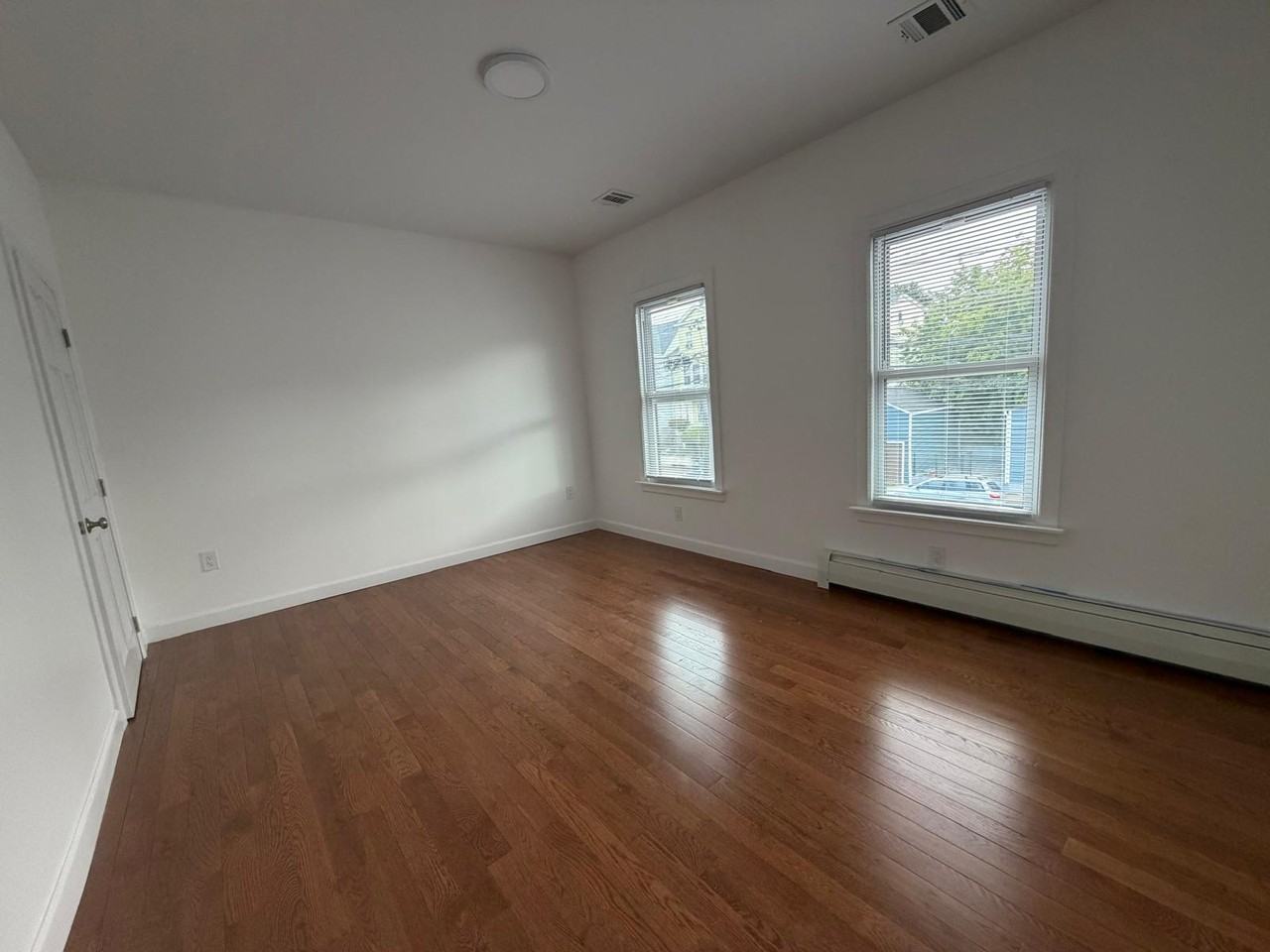 49 Mercer St - Photo 4 of 11