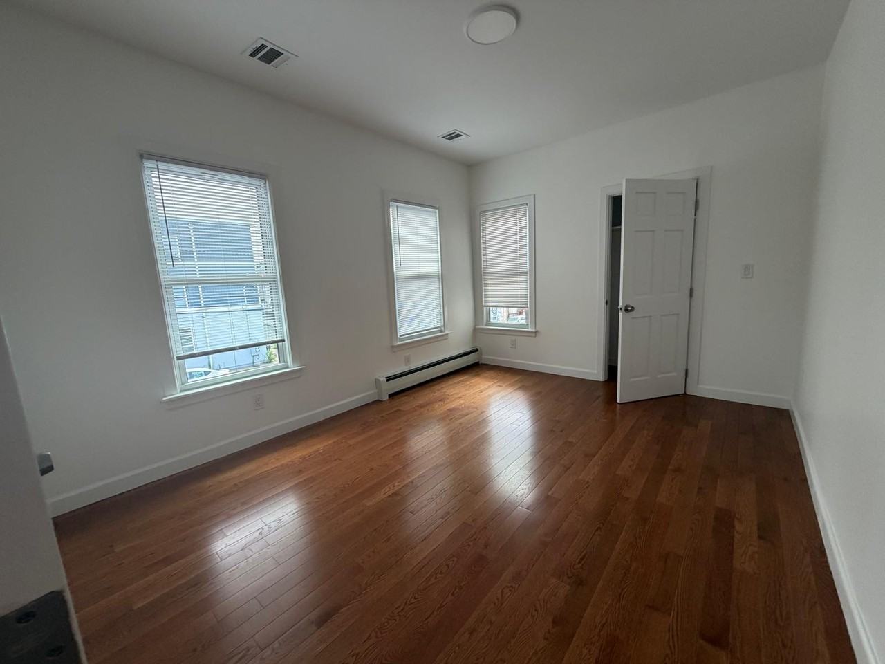 49 Mercer St - Photo 5 of 11