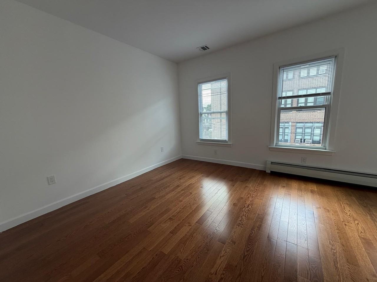 49 Mercer St - Photo 6 of 11