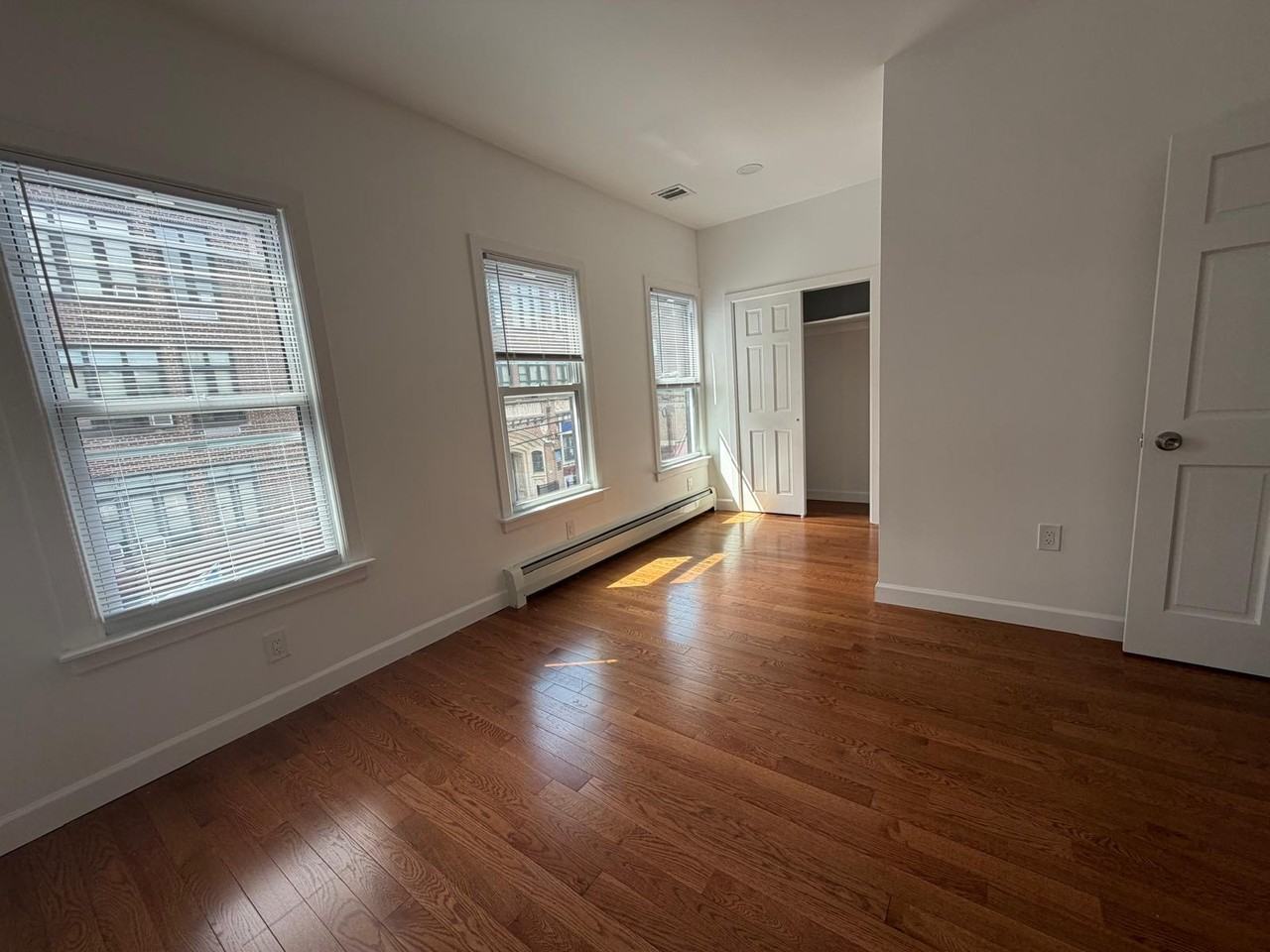49 Mercer St - Photo 7 of 11