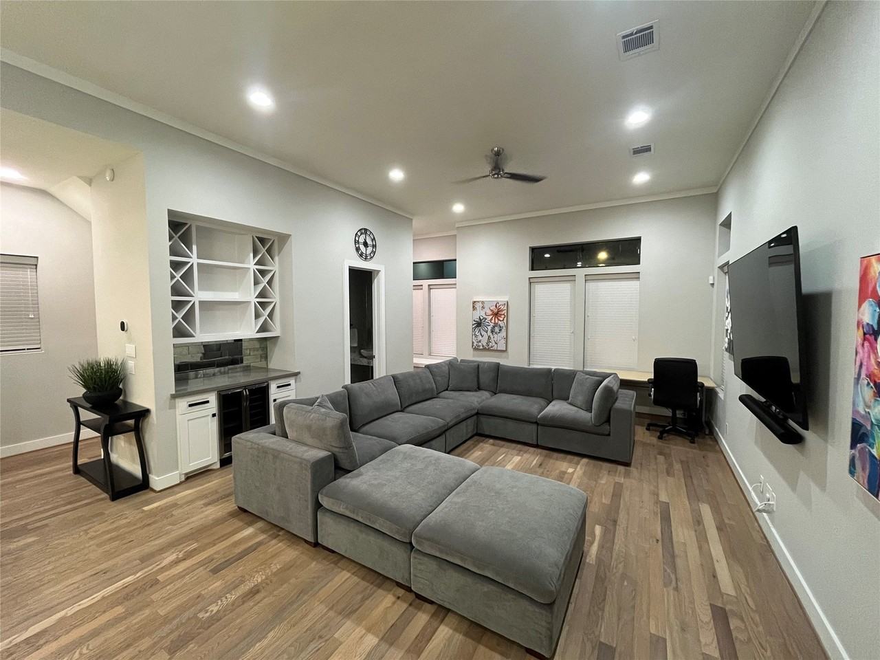 1503 Robin St - Photo 3 of 13