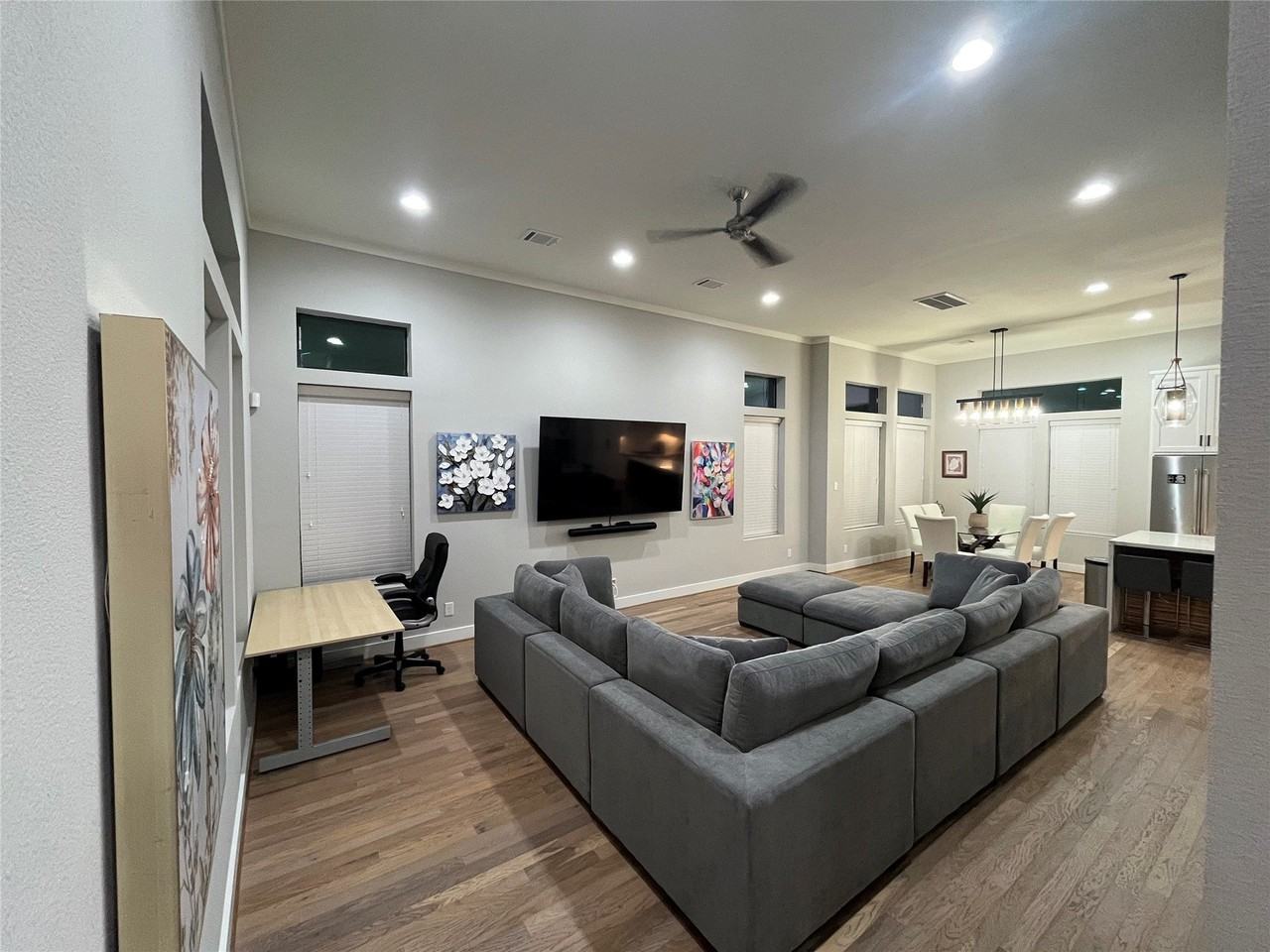 1503 Robin St - Photo 4 of 13