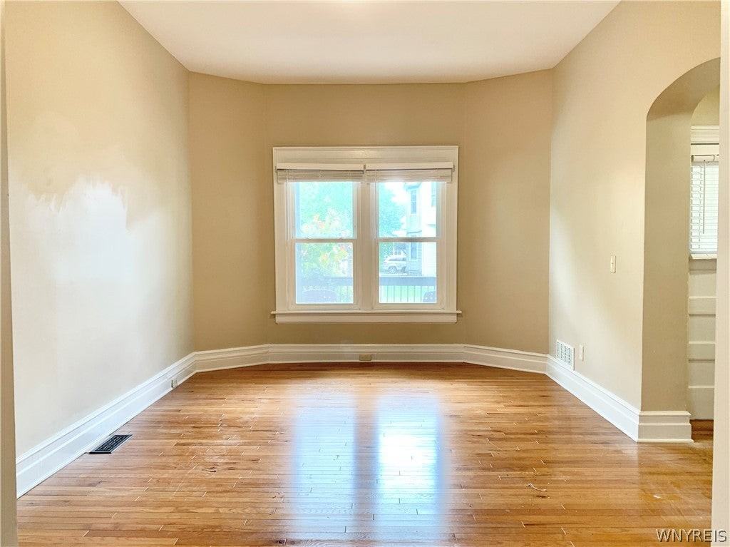 514 Massachusetts Ave - Photo 4 of 16