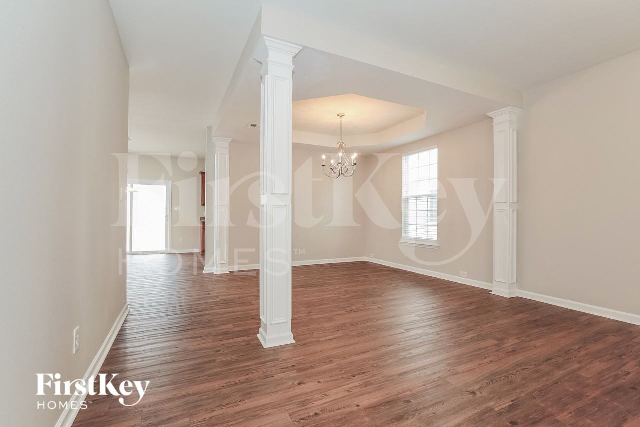 3969 Creekmoore Dr - Photo 3 of 15