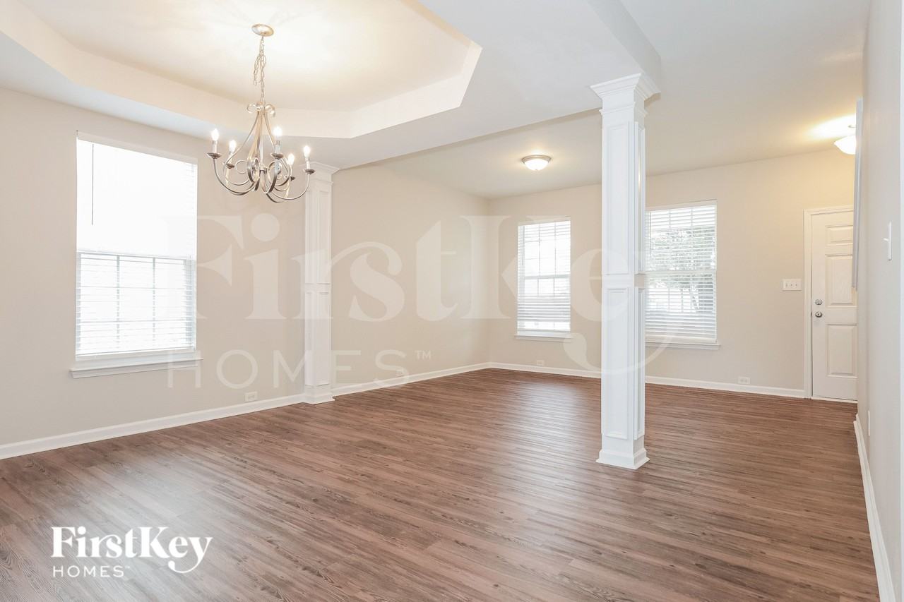 3969 Creekmoore Dr - Photo 6 of 15