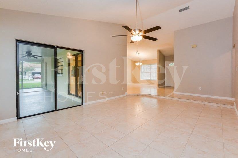 2943 Mallorn Way - Photo 2 of 16