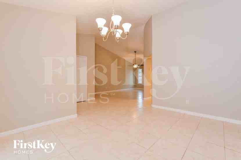 2943 Mallorn Way - Photo 4 of 16