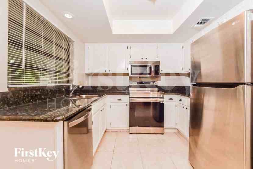 2943 Mallorn Way - Photo 6 of 16