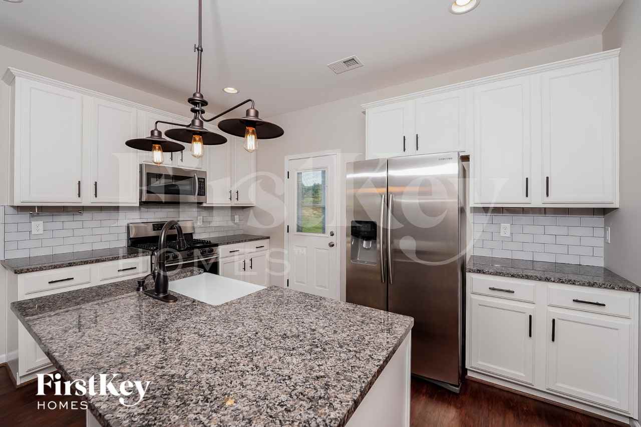 125 Ridgefield Ln - Photo 4 of 15