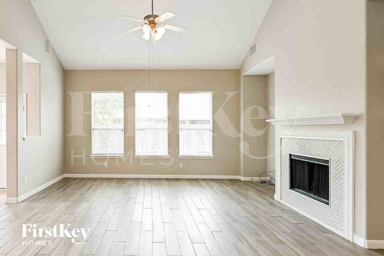 13803 Turning Spring Ln - Photo 5 of 16