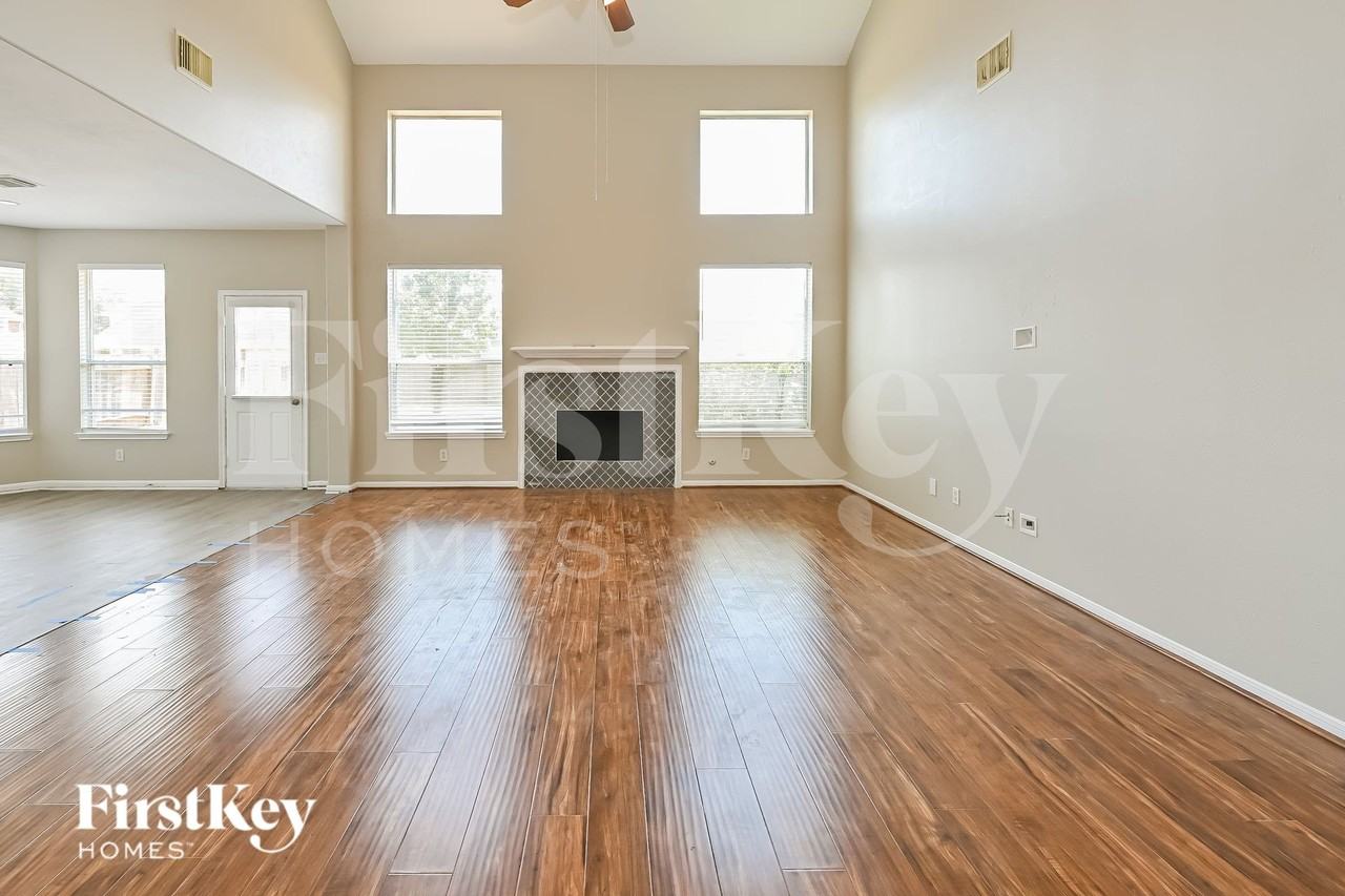 17811 Placid Oak Ct - Photo 2 of 16