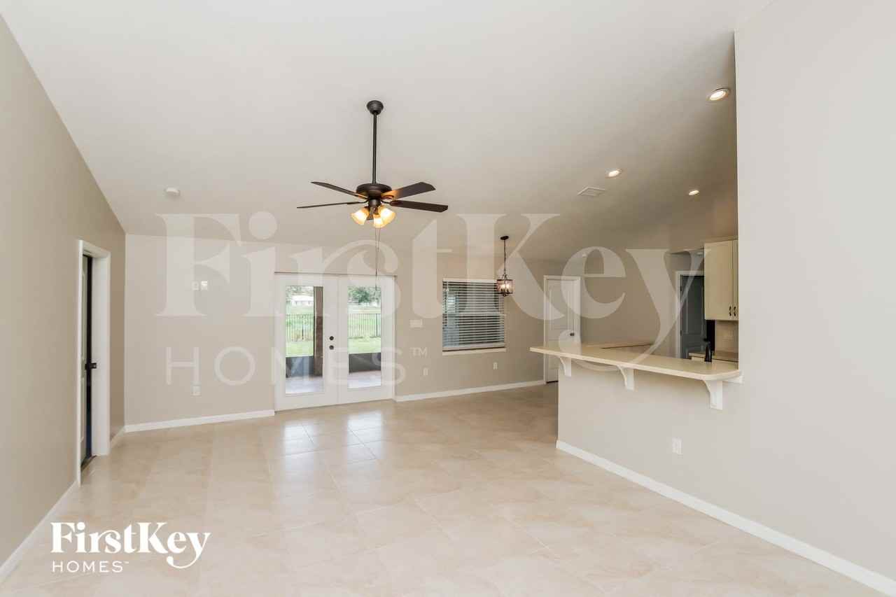1932 Gloria Cir Ne - Photo 5 of 16