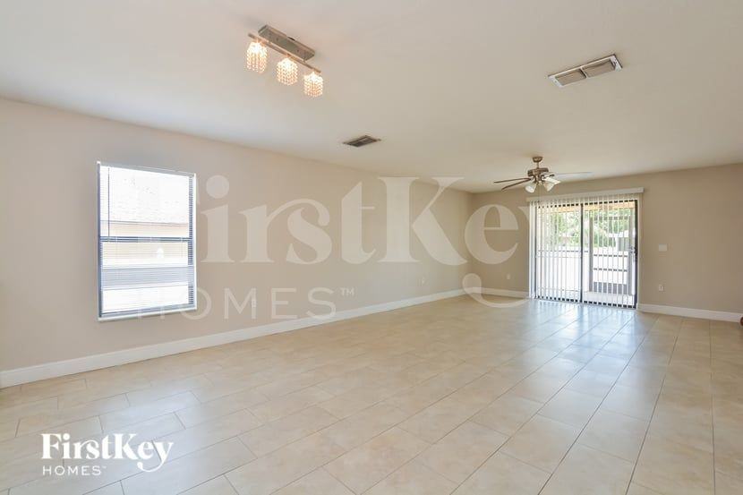 932 Fallbrooke Ave - Photo 2 of 16