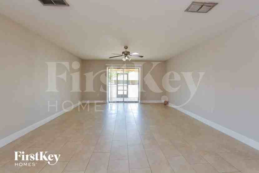 932 Fallbrooke Ave - Photo 3 of 16