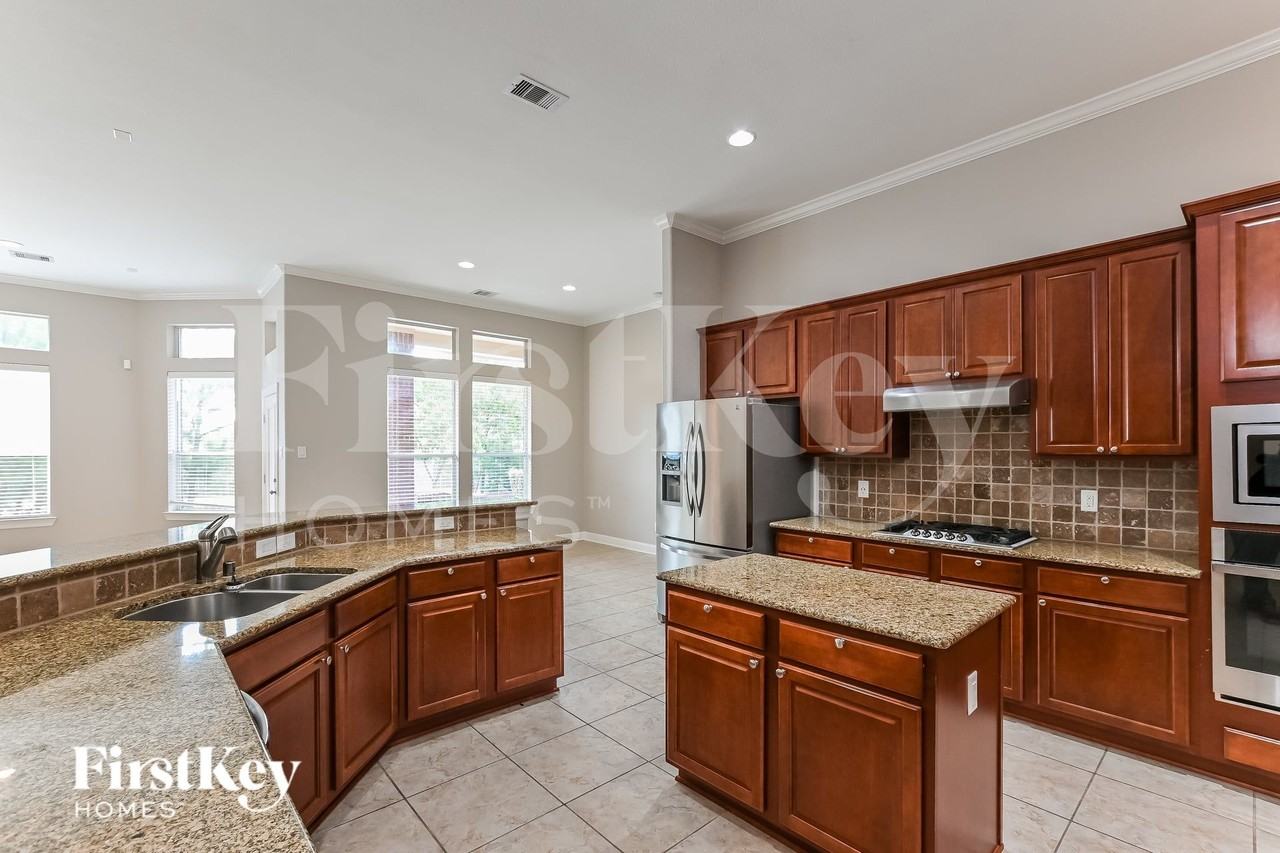 1934 Graystone Hills Dr - Photo 6 of 16