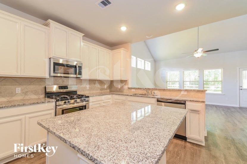 317 Lakeway Cir - Photo 6 of 16