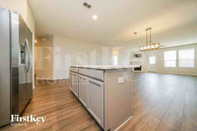 713 Jonius Creek Dr - Photo 5 of 16