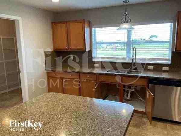 626 Nw 16th Ter - Photo 6 of 11
