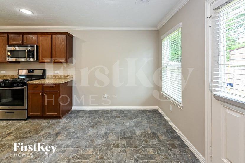 2919 Chaplin Place Dr - Photo 7 of 16