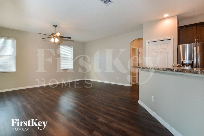 13140 Laurel Crest Ct - Photo 4 of 16