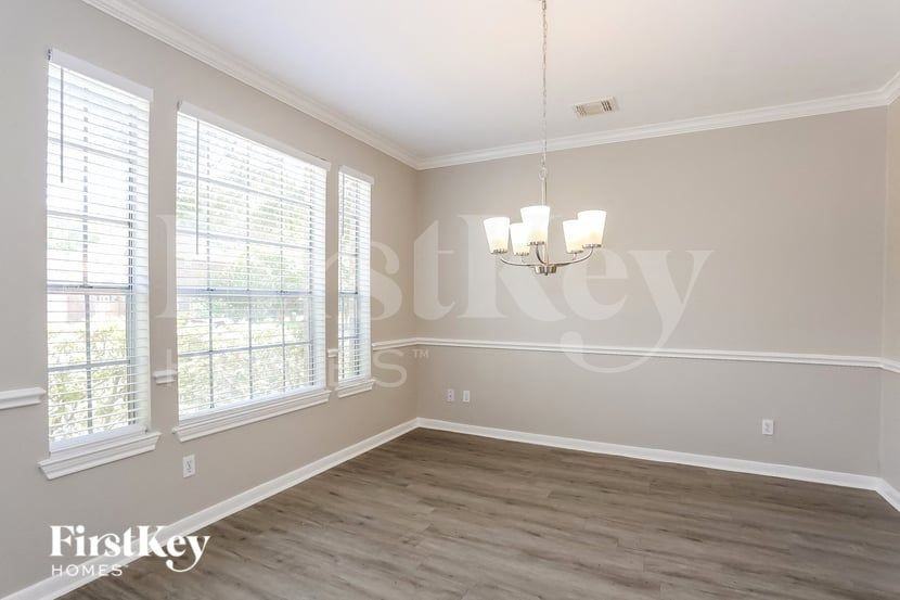 5711 Parryville Dr - Photo 7 of 16