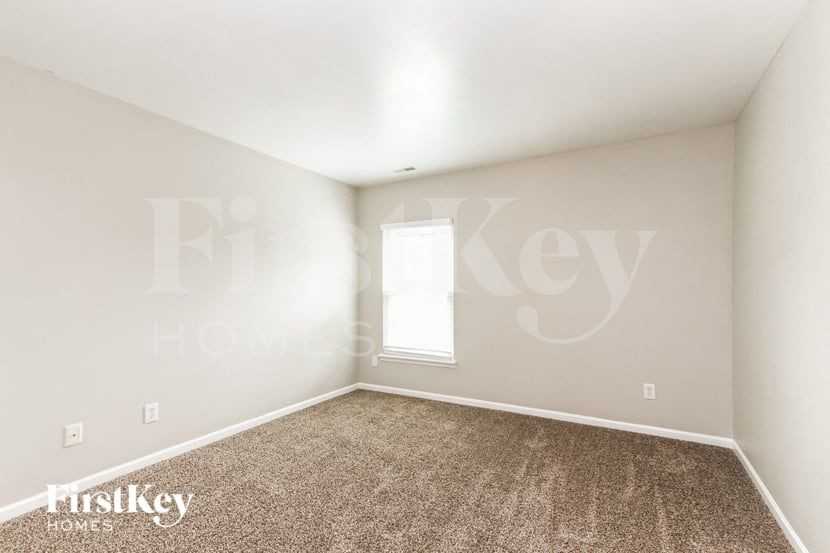 1795 Valleywood Dr - Photo 2 of 7