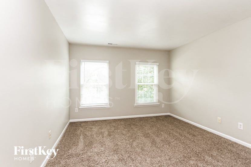 1795 Valleywood Dr - Photo 3 of 7