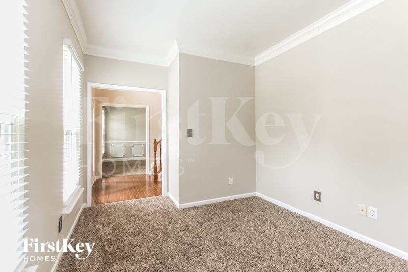 1795 Valleywood Dr - Photo 5 of 7