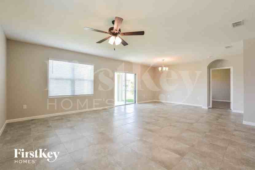 545 Sorrento Dr - Photo 2 of 16