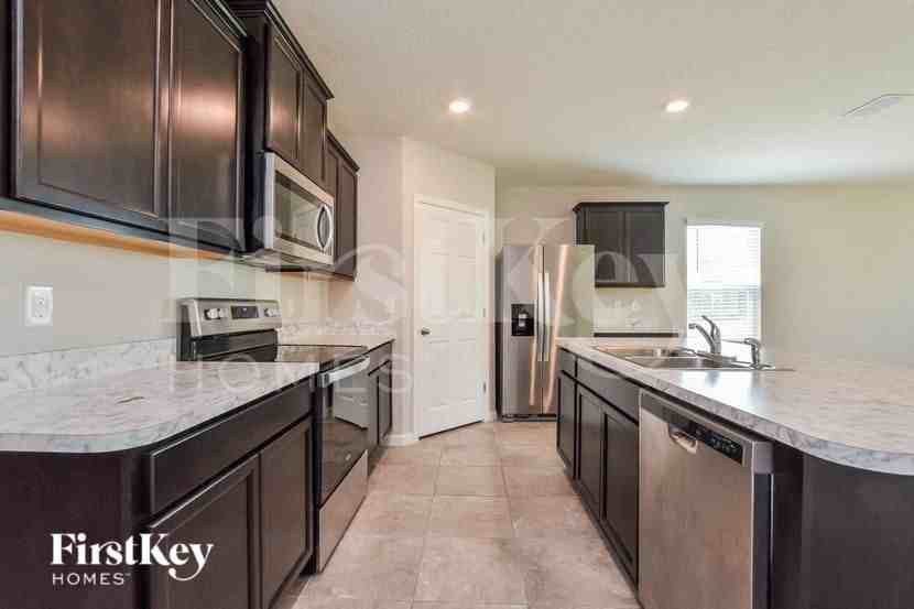 545 Sorrento Dr - Photo 6 of 16