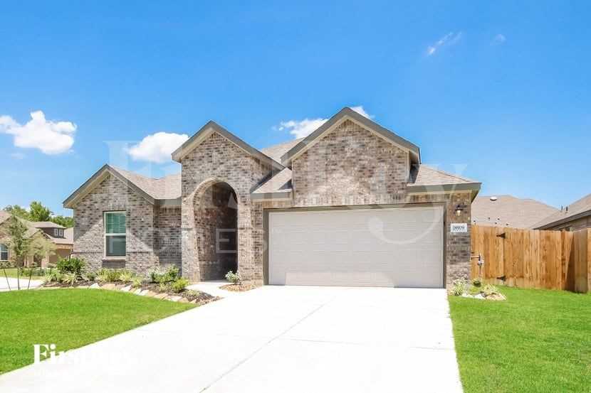 18909 Collina Way - Photo 2 of 16