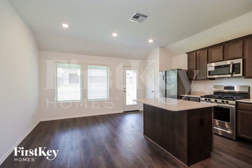 18909 Collina Way - Photo 4 of 16