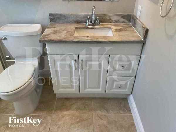 19037 Tampa Rd S - Photo 6 of 13