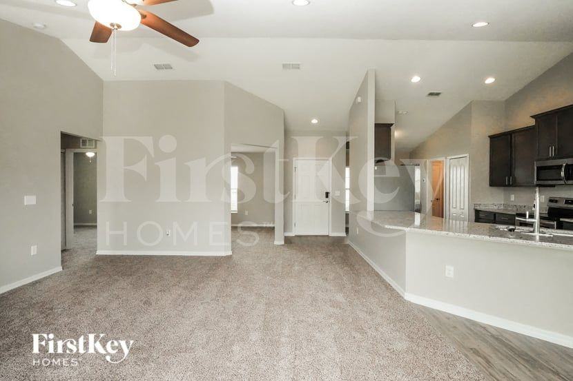 444 Lanham Dr - Photo 2 of 16