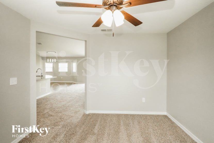 444 Lanham Dr - Photo 4 of 16
