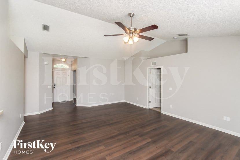 826 Tedder Rd Se - Photo 3 of 16