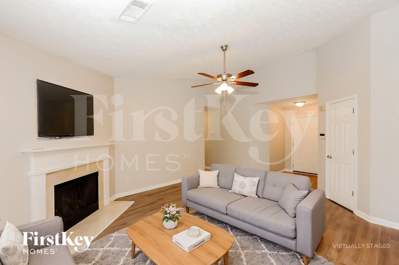 5255 Hillcrest Glenn Dr - Photo 5 of 18