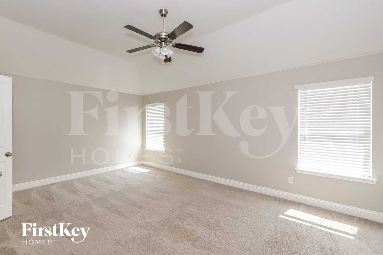 701 Brody Trl - Photo 7 of 17
