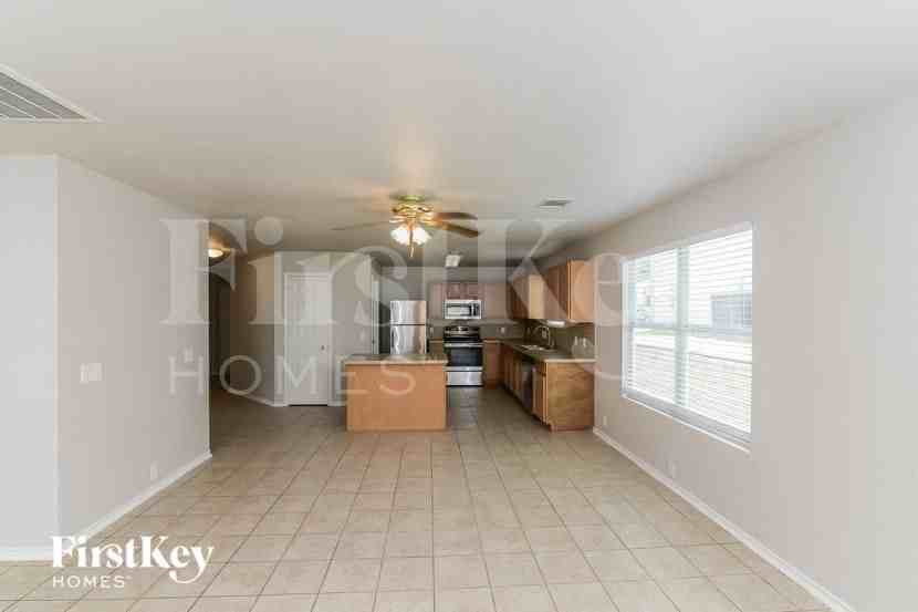 5124 Storm King - Photo 4 of 16