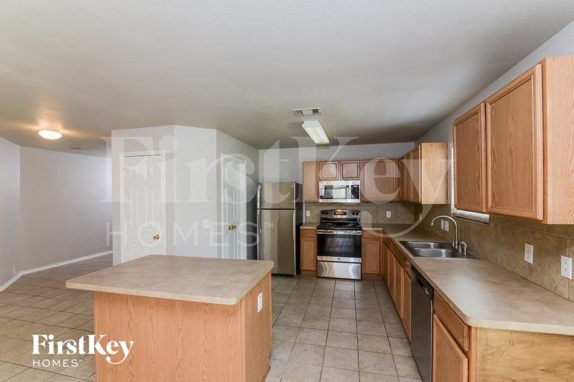 5124 Storm King - Photo 5 of 16