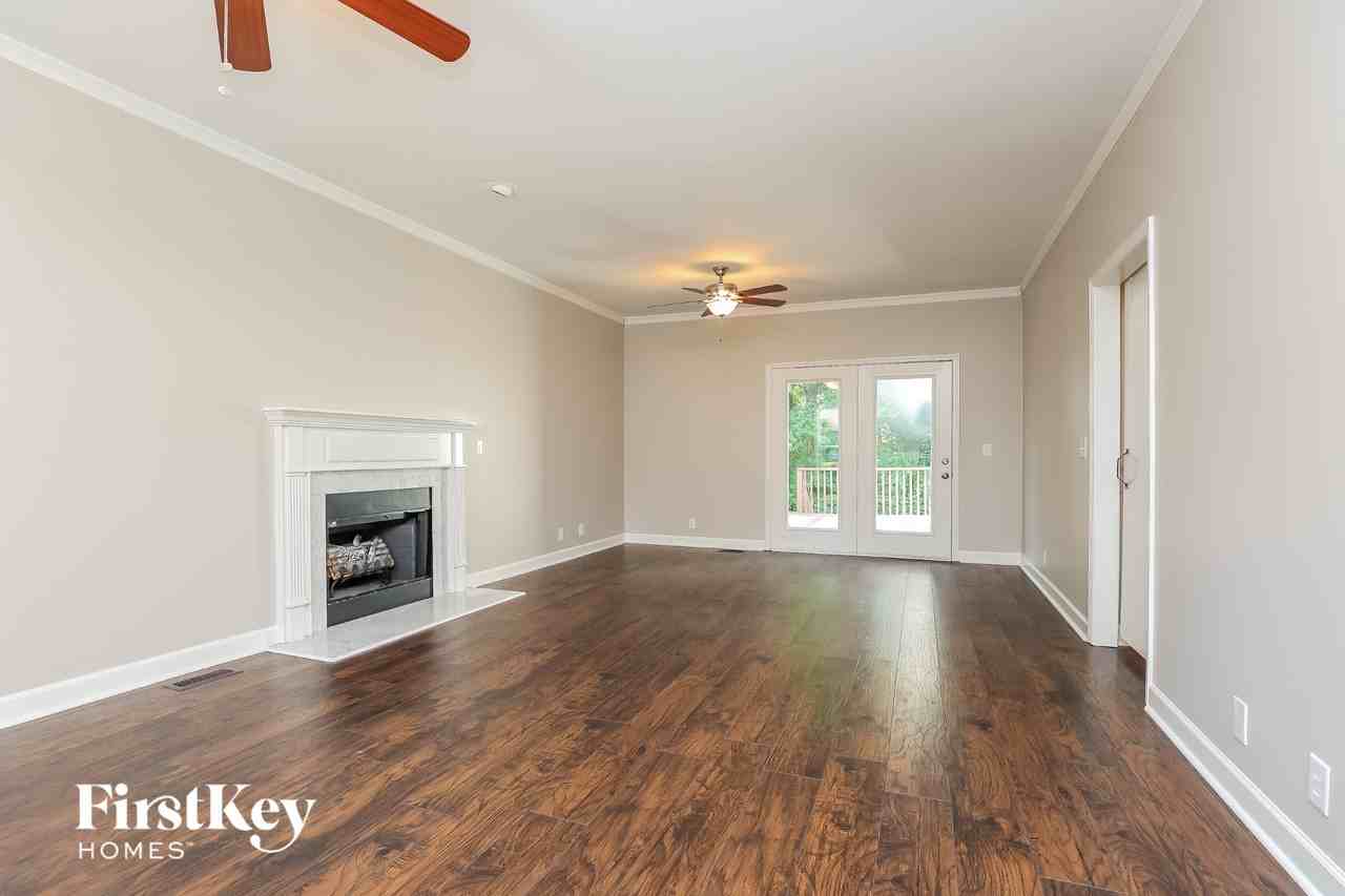 221 Shoemaker Ct - Photo 2 of 15