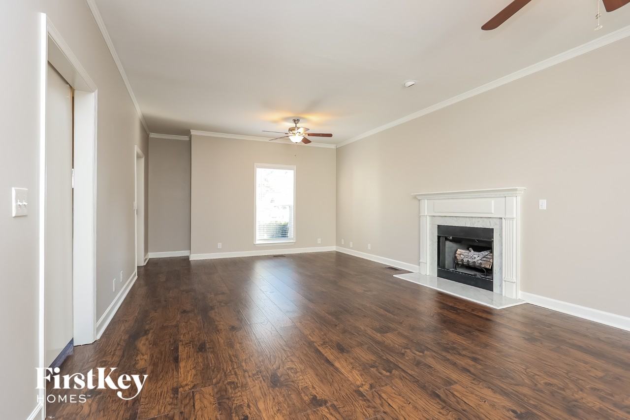 221 Shoemaker Ct - Photo 3 of 15
