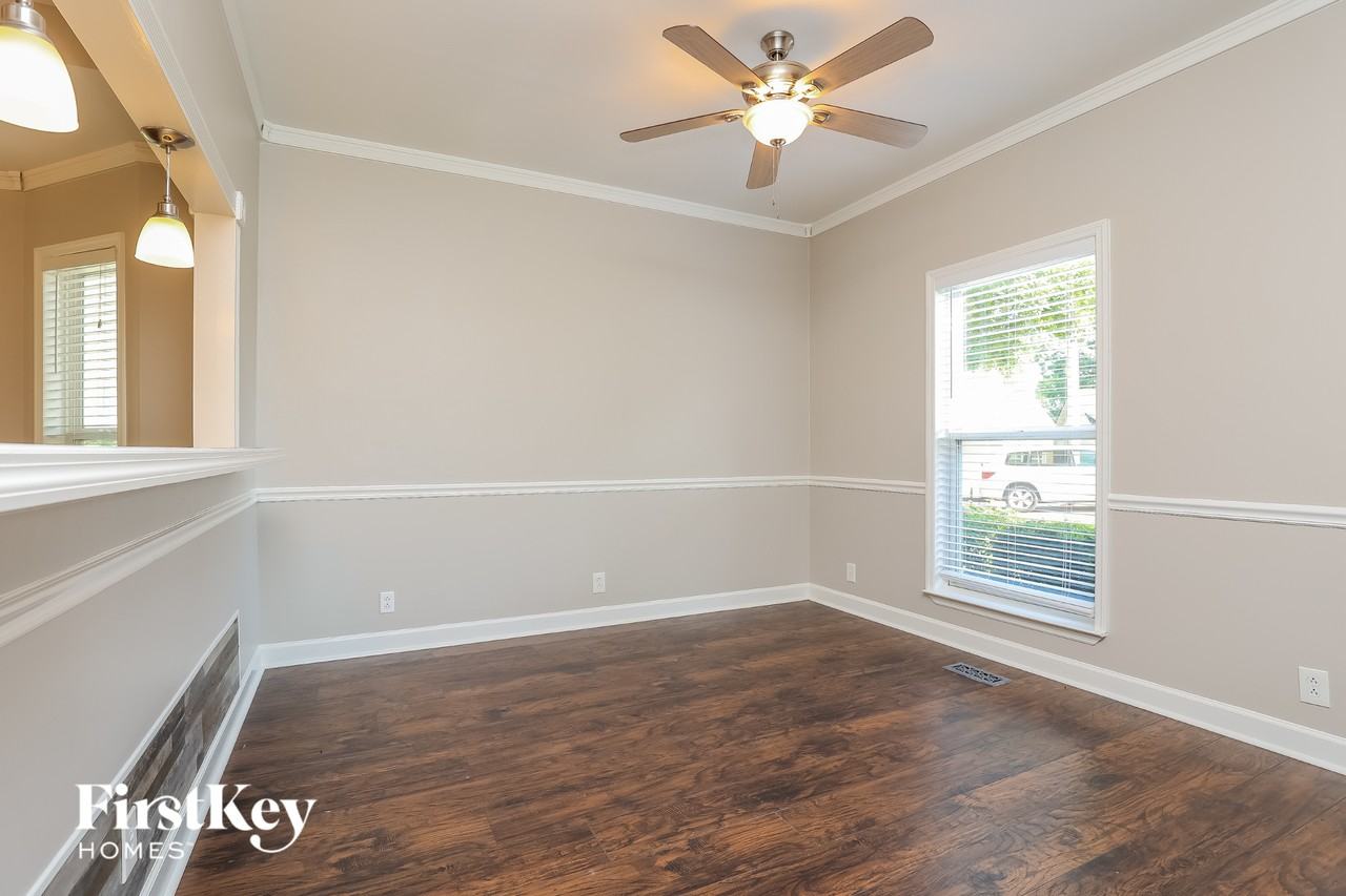 221 Shoemaker Ct - Photo 4 of 15
