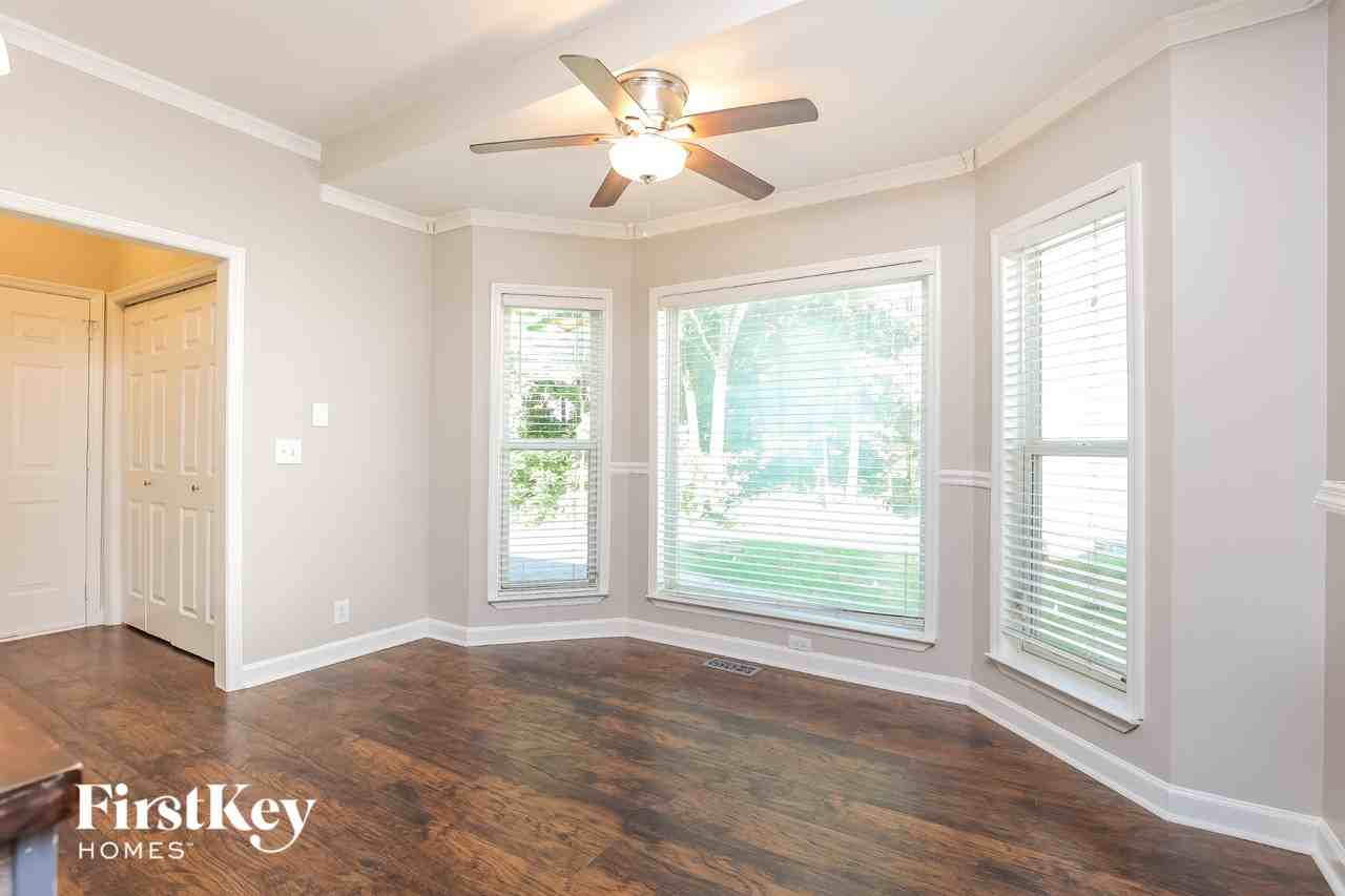 221 Shoemaker Ct - Photo 5 of 15