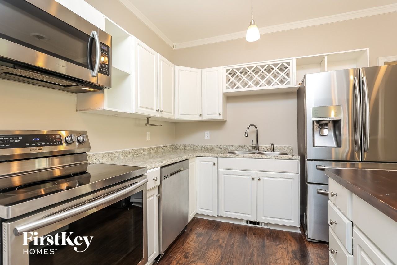 221 Shoemaker Ct - Photo 7 of 15