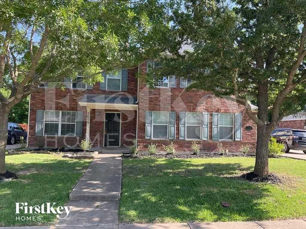 3605 Smoketree Dr - Photo 2 of 10