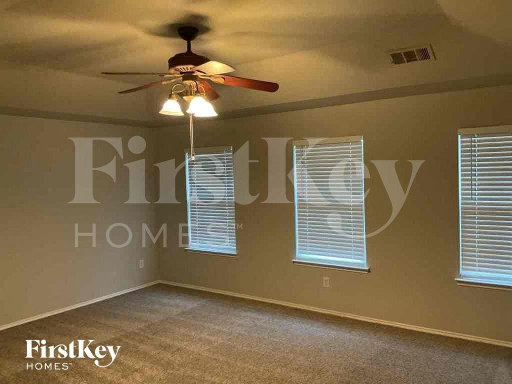 3605 Smoketree Dr - Photo 7 of 10
